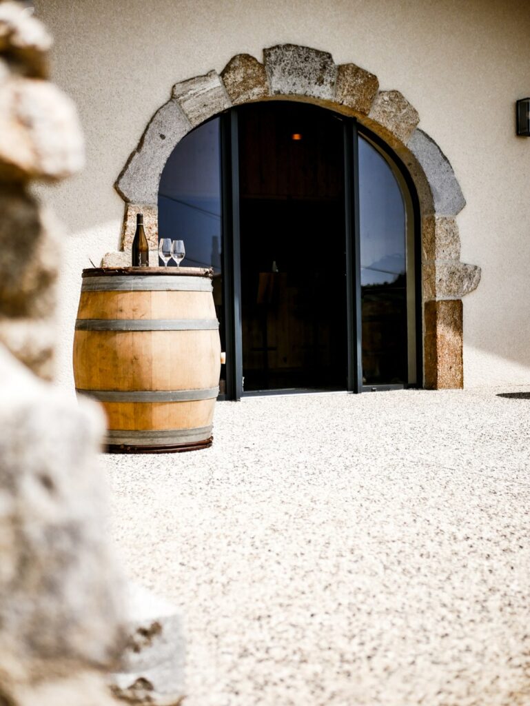 Caveau Cave à Vin Domaine des Pierres Sèches d'Arrassur Rhône Ozon